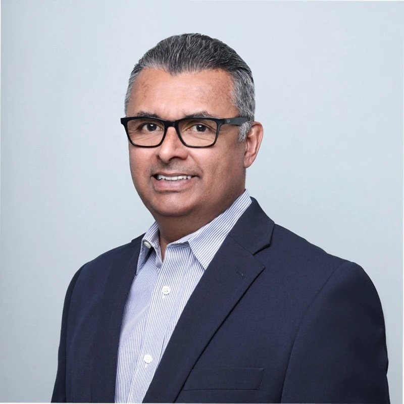 Enrique Flores